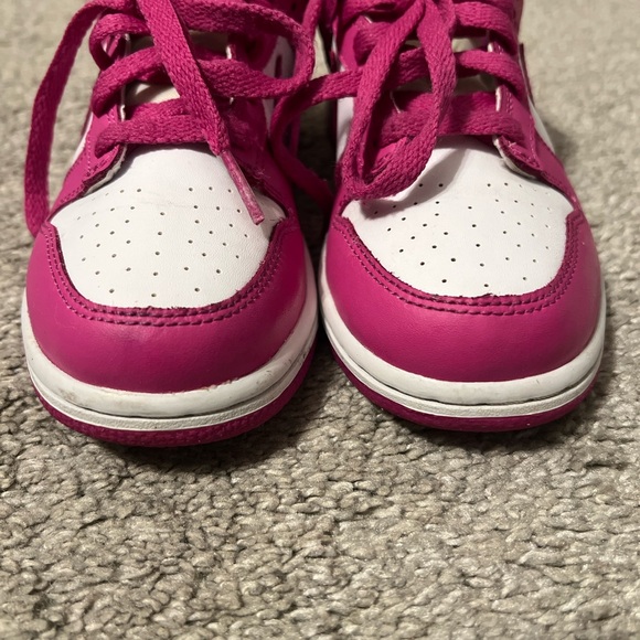 NIKE DUNKS Kids Pink and White Low Top - Picture 3 of 8